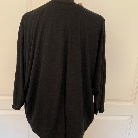 Black Shawl - Picture 4 of 6